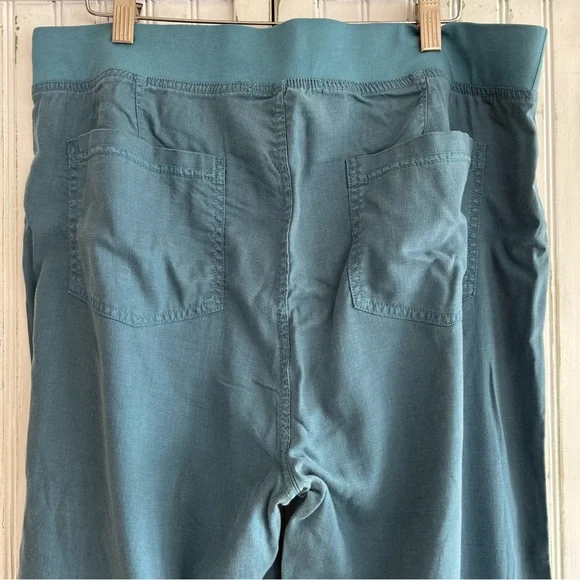 NWT XCVI Teal Hydra Flare Pant in sz L Large little smudge - Picture 11 of 13